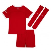 Camiseta Liverpool Primera Equipación Replica 2023-24 para niños mangas cortas (+ Pantalones cortos)